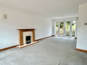 Lounge/Diner- click for photo gallery